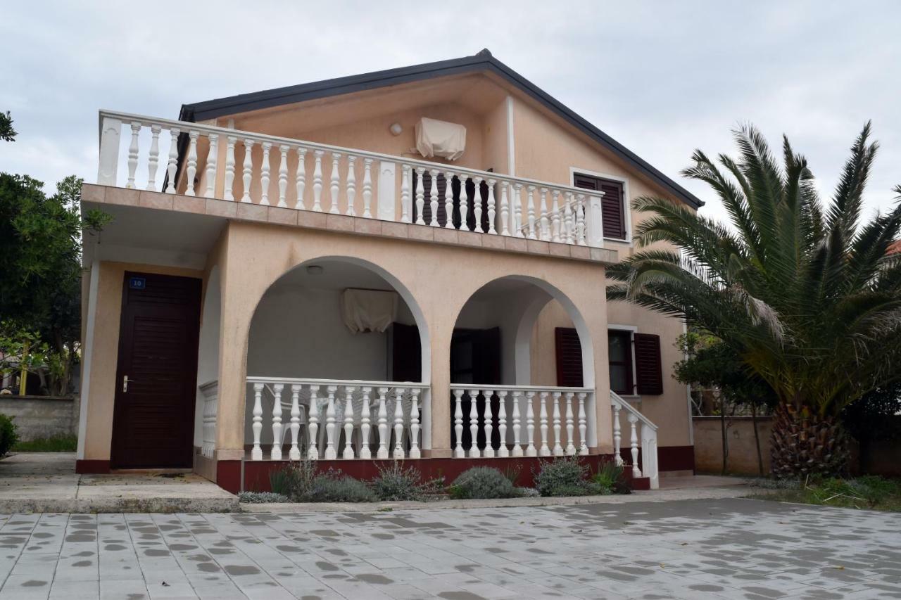 Apartments Car Vir Exterior photo